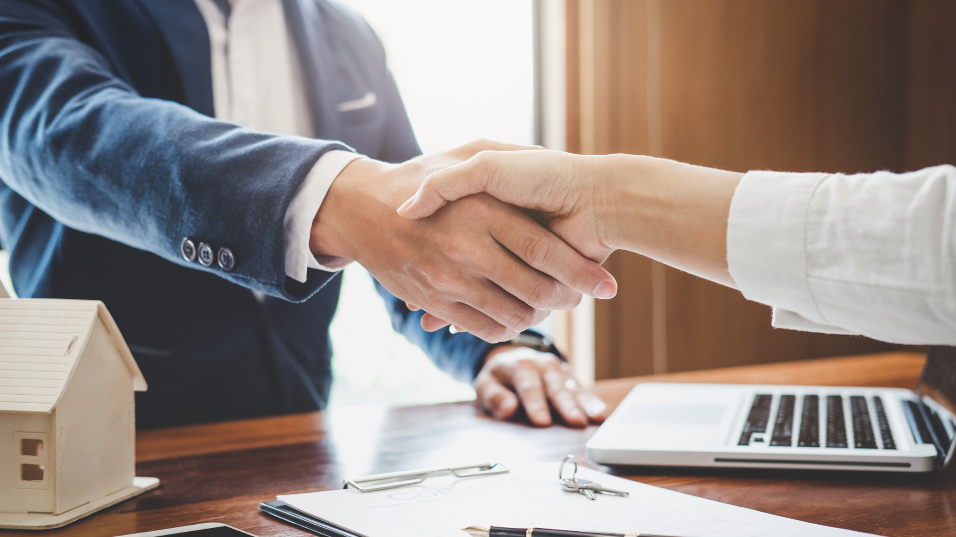 Banco Mundo Mujer: préstamos a reportados Fincompara Colombia